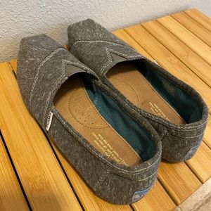 Very Soft & Lined Gray Toms! Size 7 practically new!